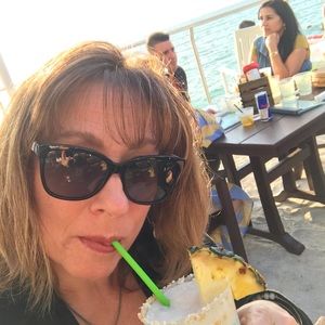 Meet your Posher, Linda